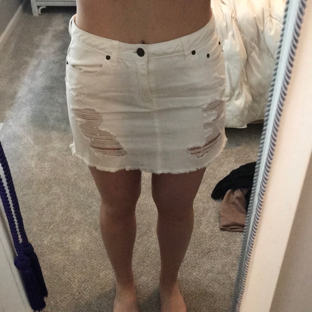 Forever 21 ripped white jean skirt